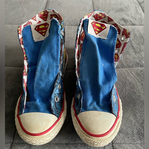 RARE Superman Converse Canvas Shoes - Picture 2 of 10